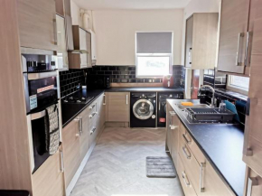 Charming 4-Bed House in Manchester